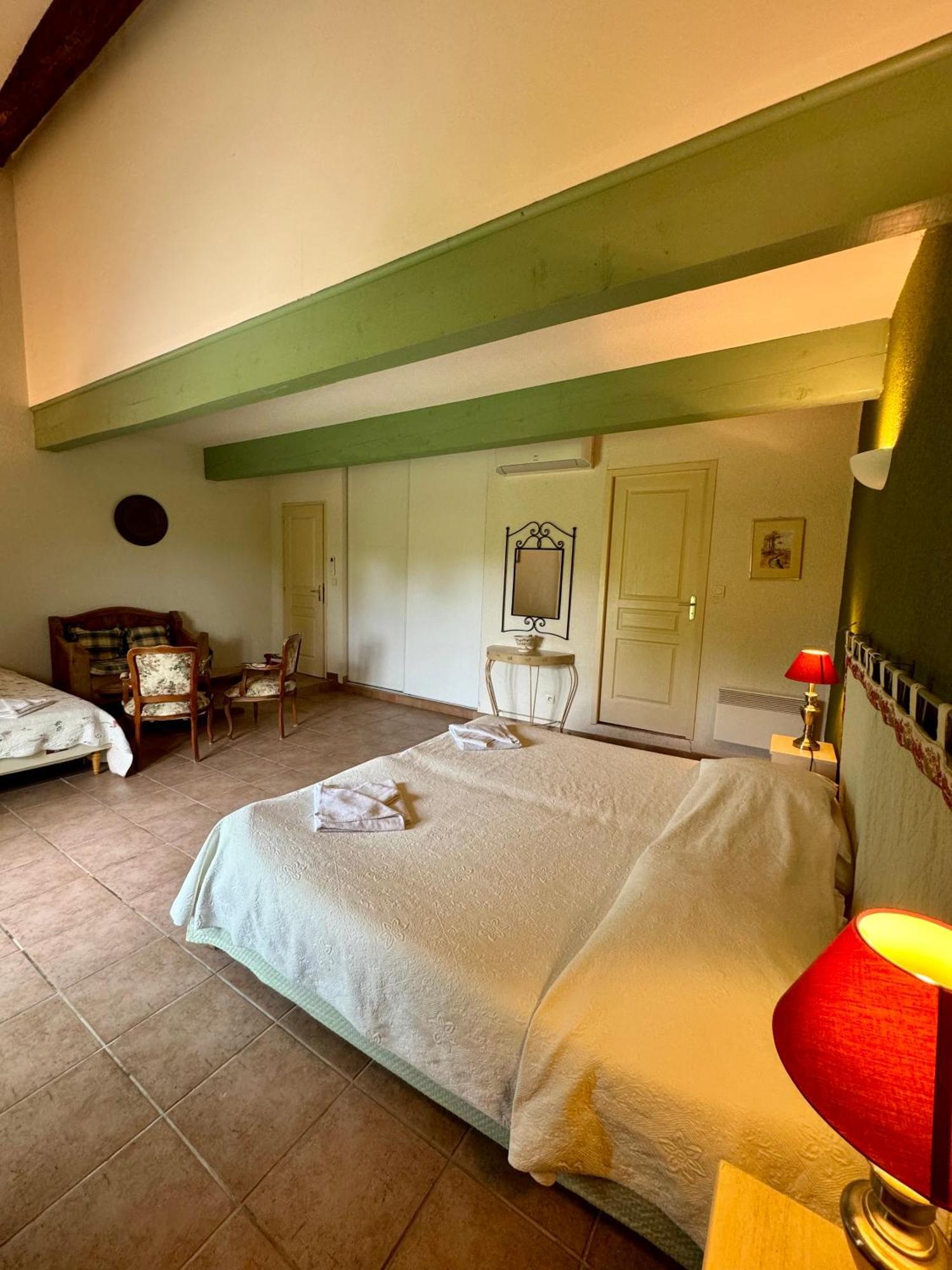 Mas Du Grand Peloux Hotel ปอร์ต-แซ็งต์-ลุยส์-ดู-โรห์น ห้อง รูปภาพ