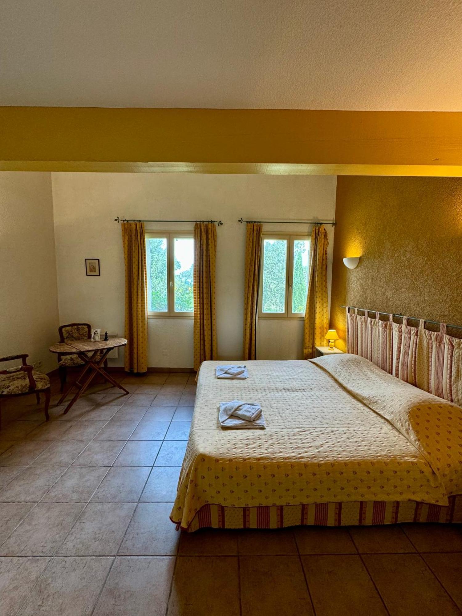 Mas Du Grand Peloux Hotel ปอร์ต-แซ็งต์-ลุยส์-ดู-โรห์น ห้อง รูปภาพ